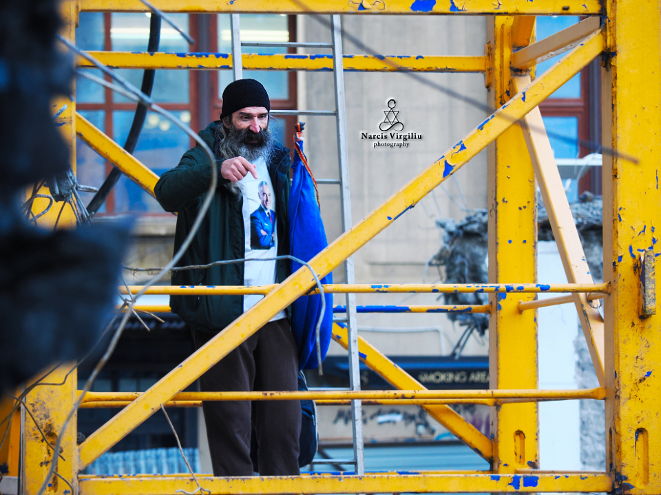 Stegarul Dac pe pământ...