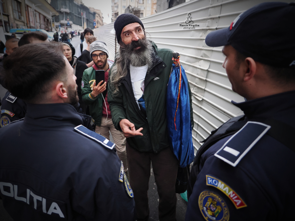 Partea 2, Stegarul Dac pe pământ...