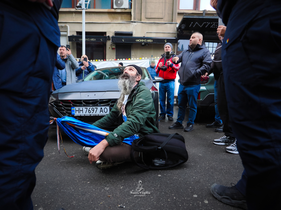 Partea 2, Stegarul Dac pe pământ...